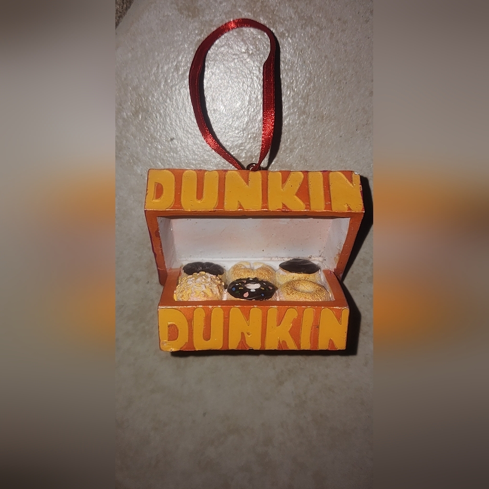 Dunkin Donuts OrnamentDUNKIN DONUTS "HALF DOZEN DONUTS " Box Assorted Donuts 201